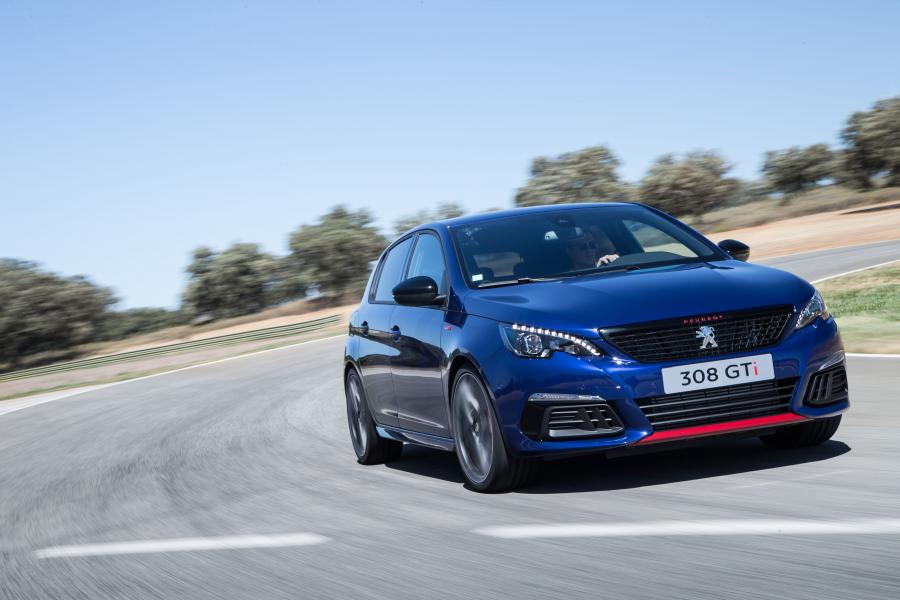  Peugeot 308 GTi 2017 года  (WW) (фото 15 из 50)
